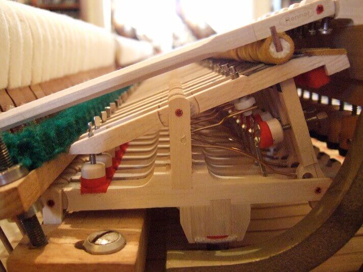 chevalet de mécanique de piano